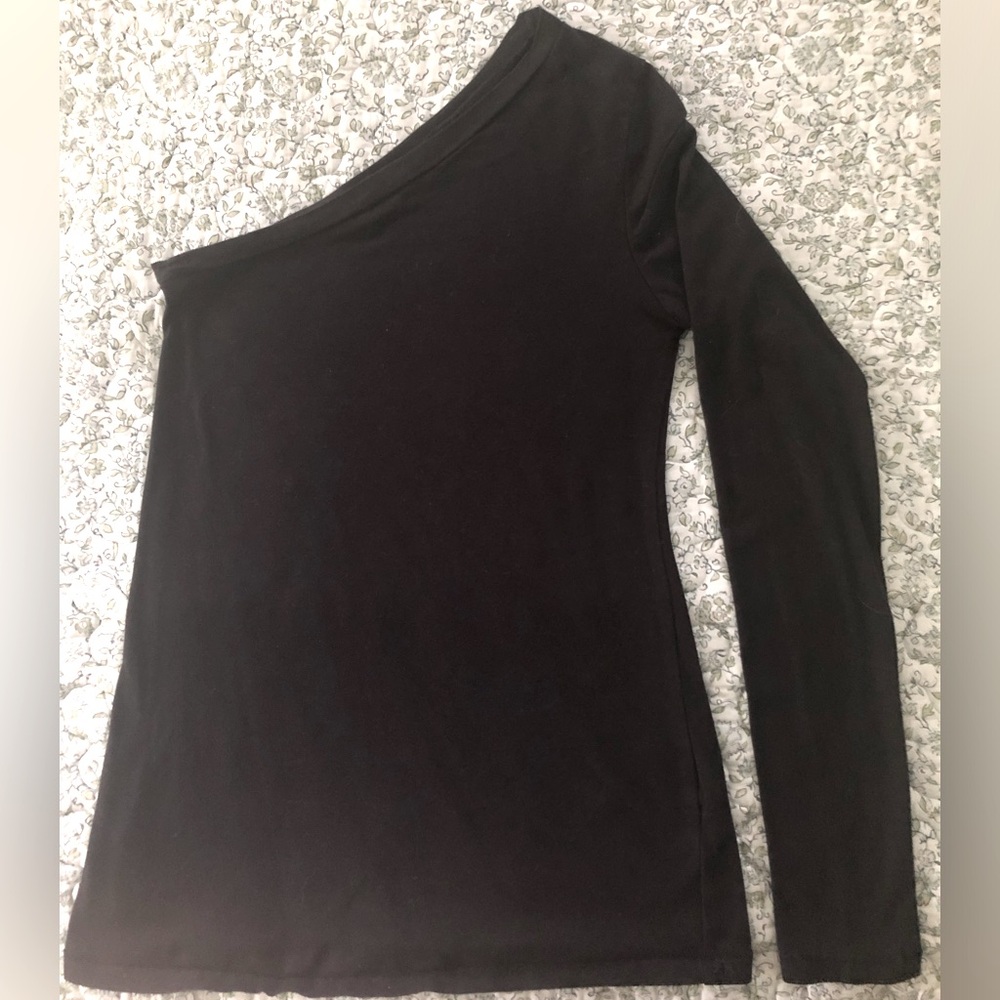 Elizabeth and James One Shoulder Long Sleeve Top